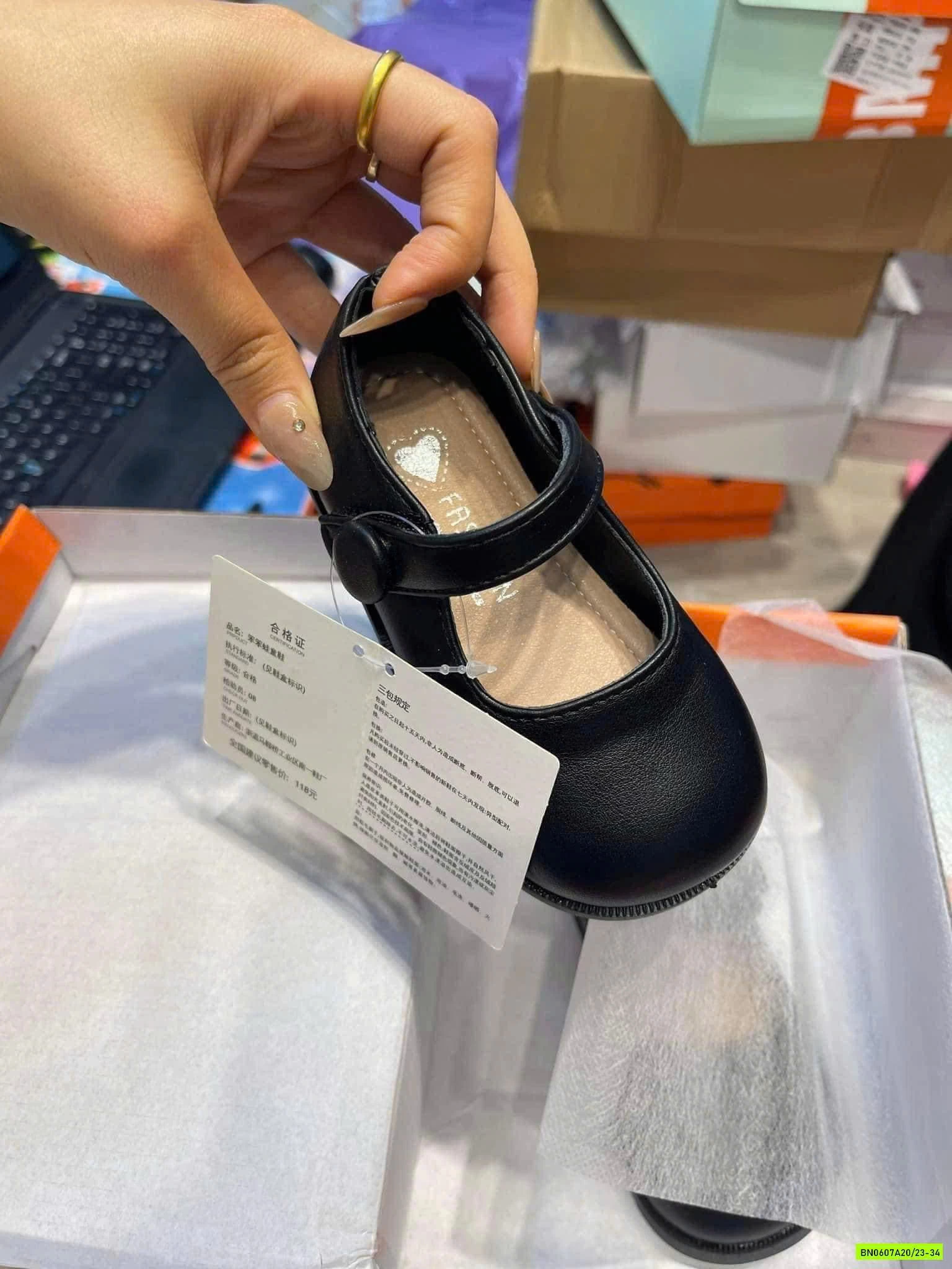 GIÀY BÚP BÊ TRƠN QUAI DÁN