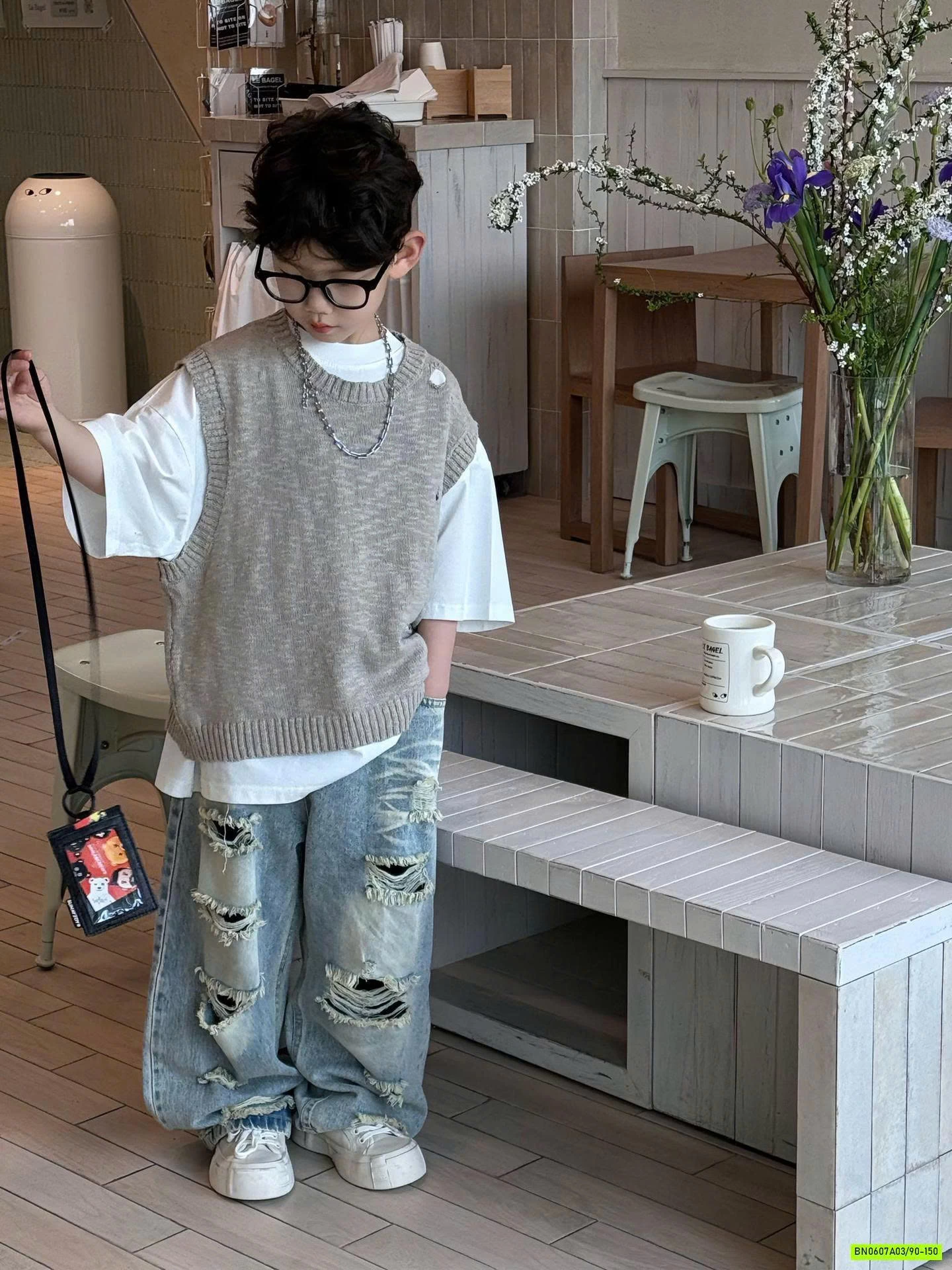 JEANS SUÔNG RÁCH CÁ TÍNH TAIRU