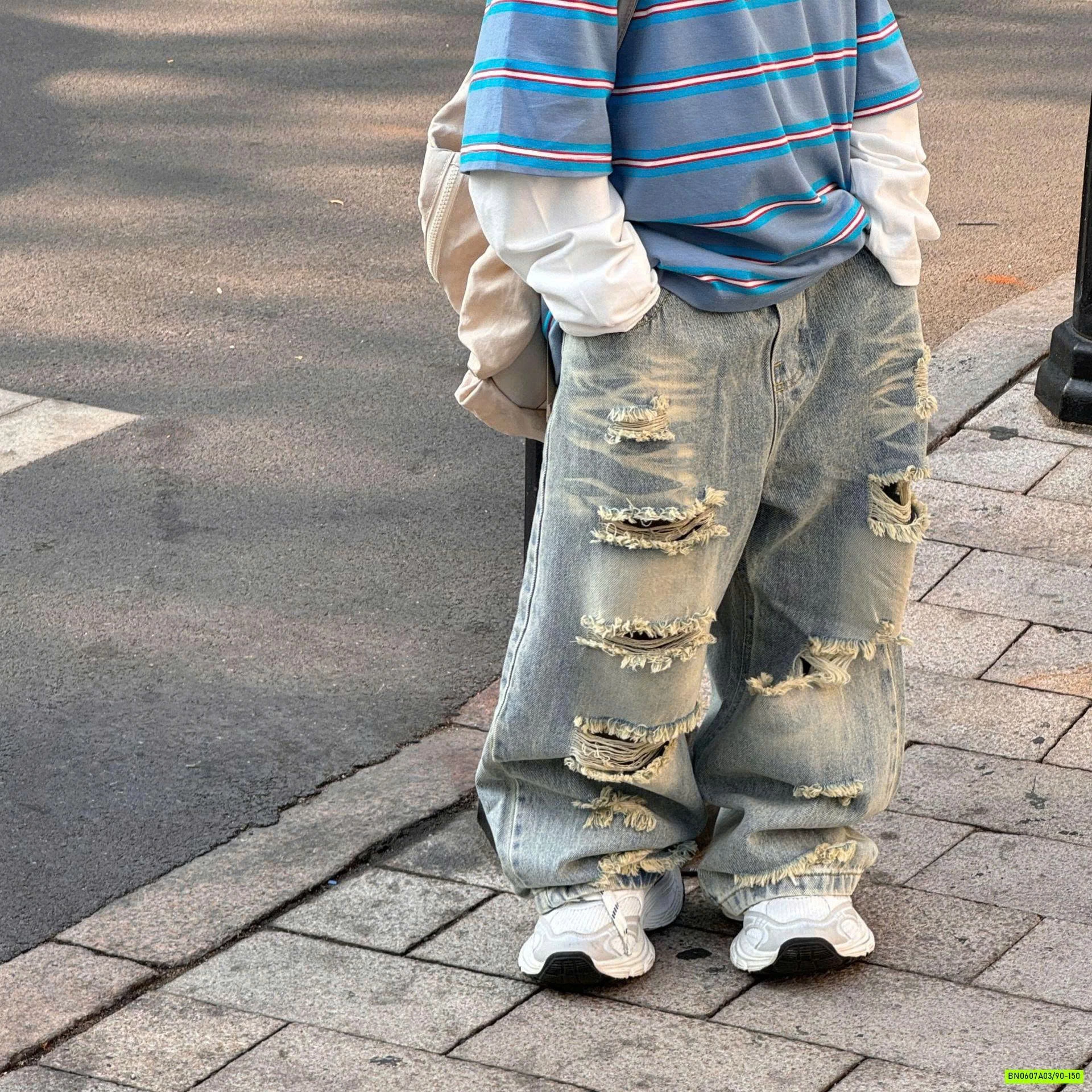 JEANS SUÔNG RÁCH CÁ TÍNH TAIRU