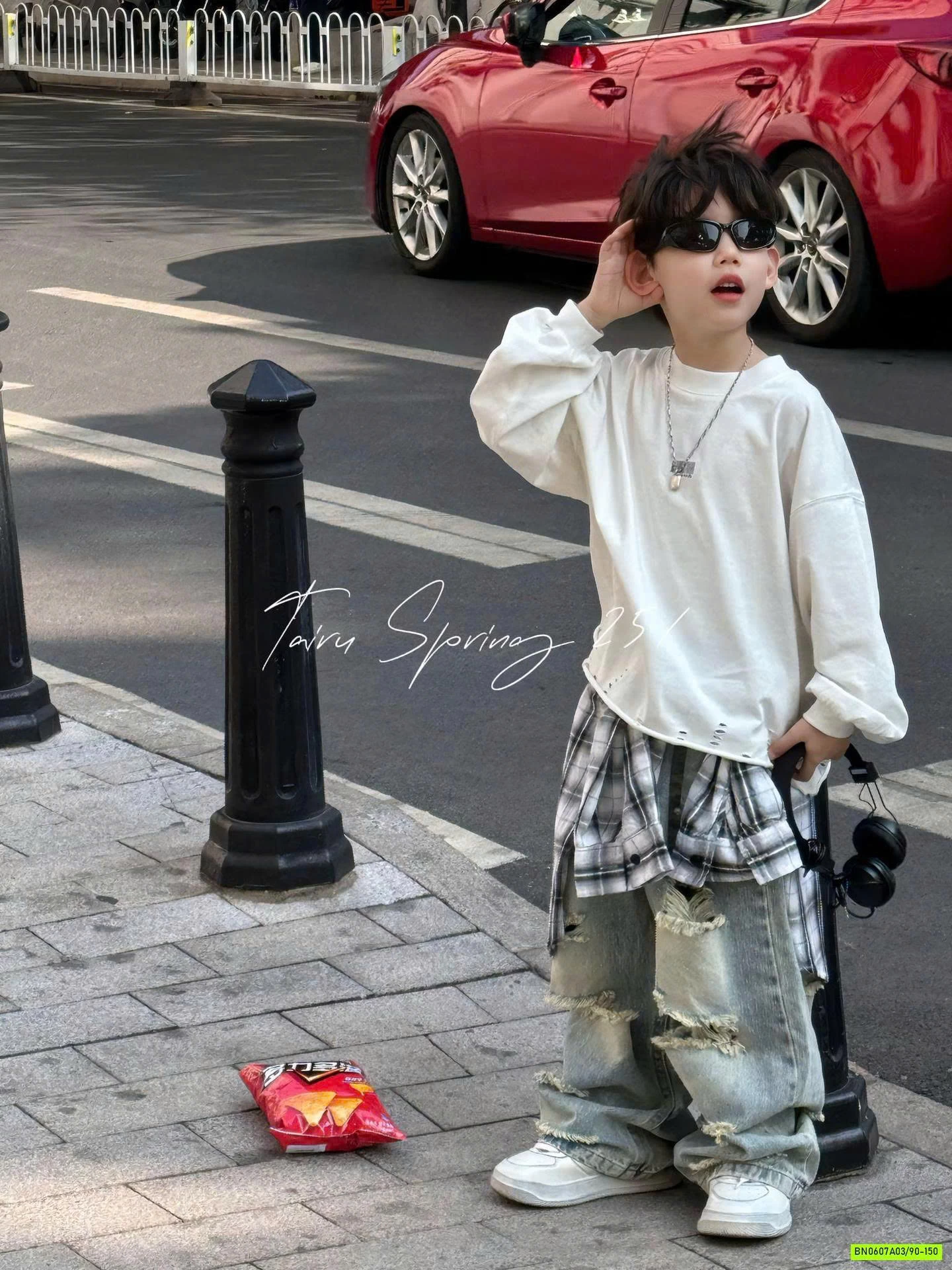 JEANS SUÔNG RÁCH CÁ TÍNH TAIRU