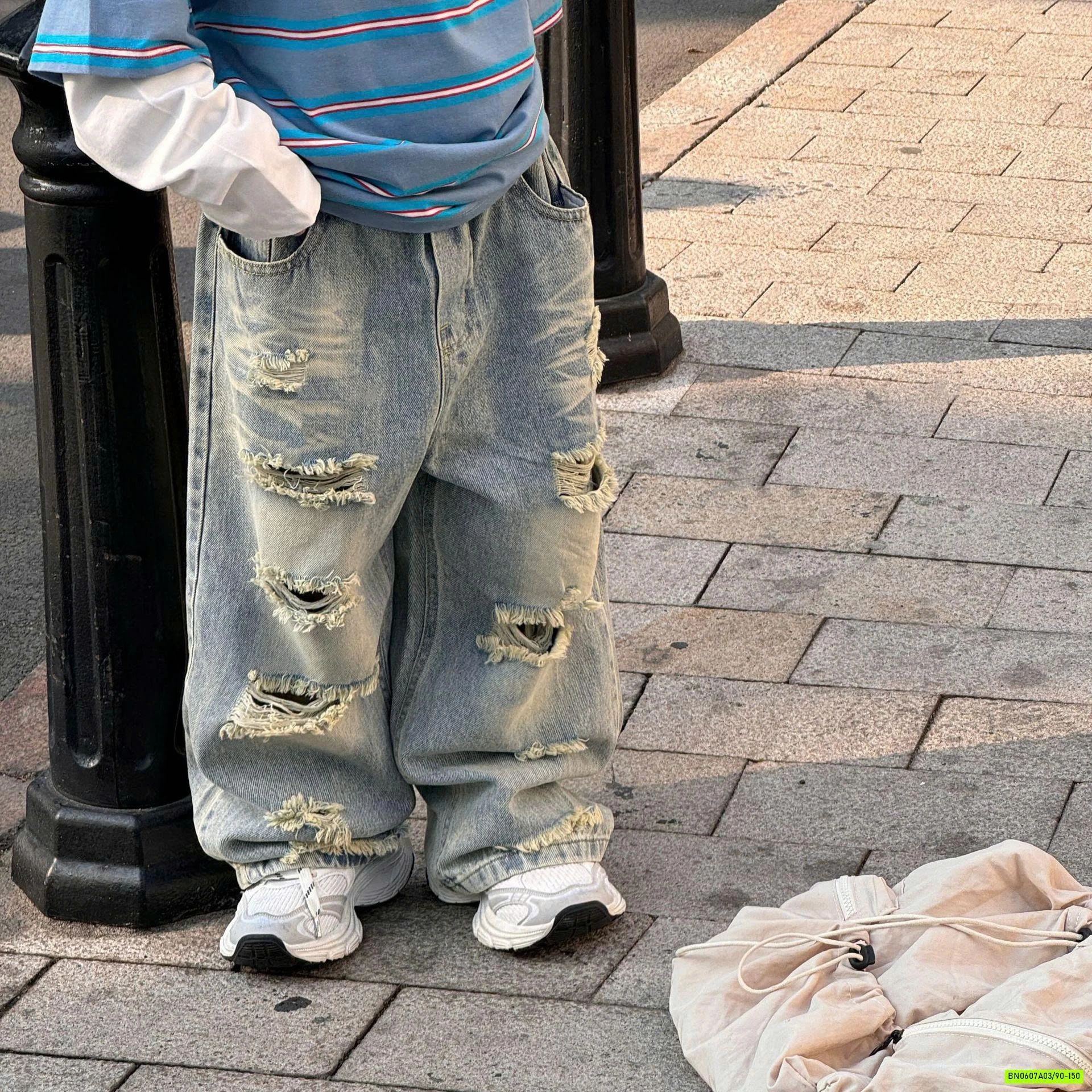 JEANS SUÔNG RÁCH CÁ TÍNH TAIRU