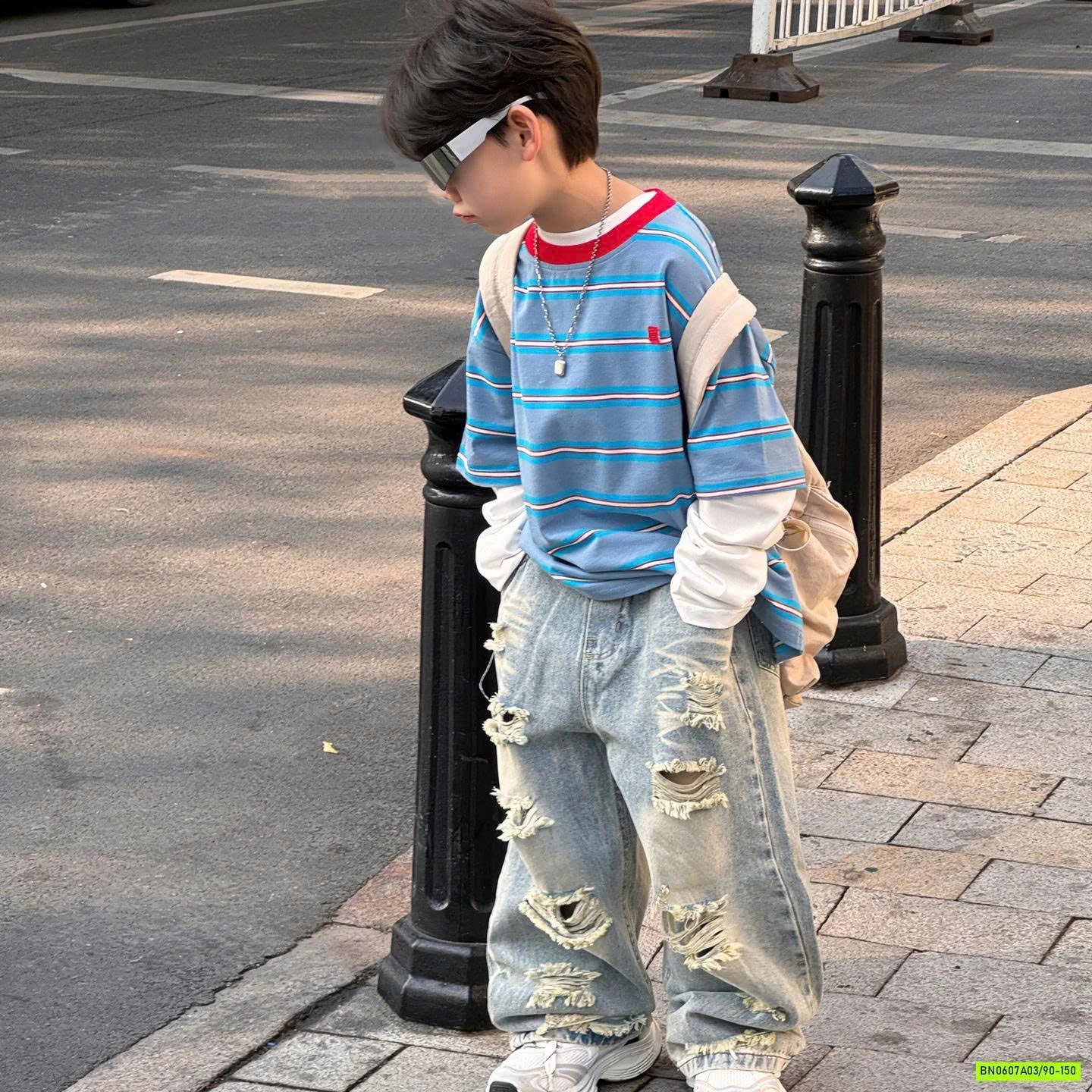 JEANS SUÔNG RÁCH CÁ TÍNH TAIRU