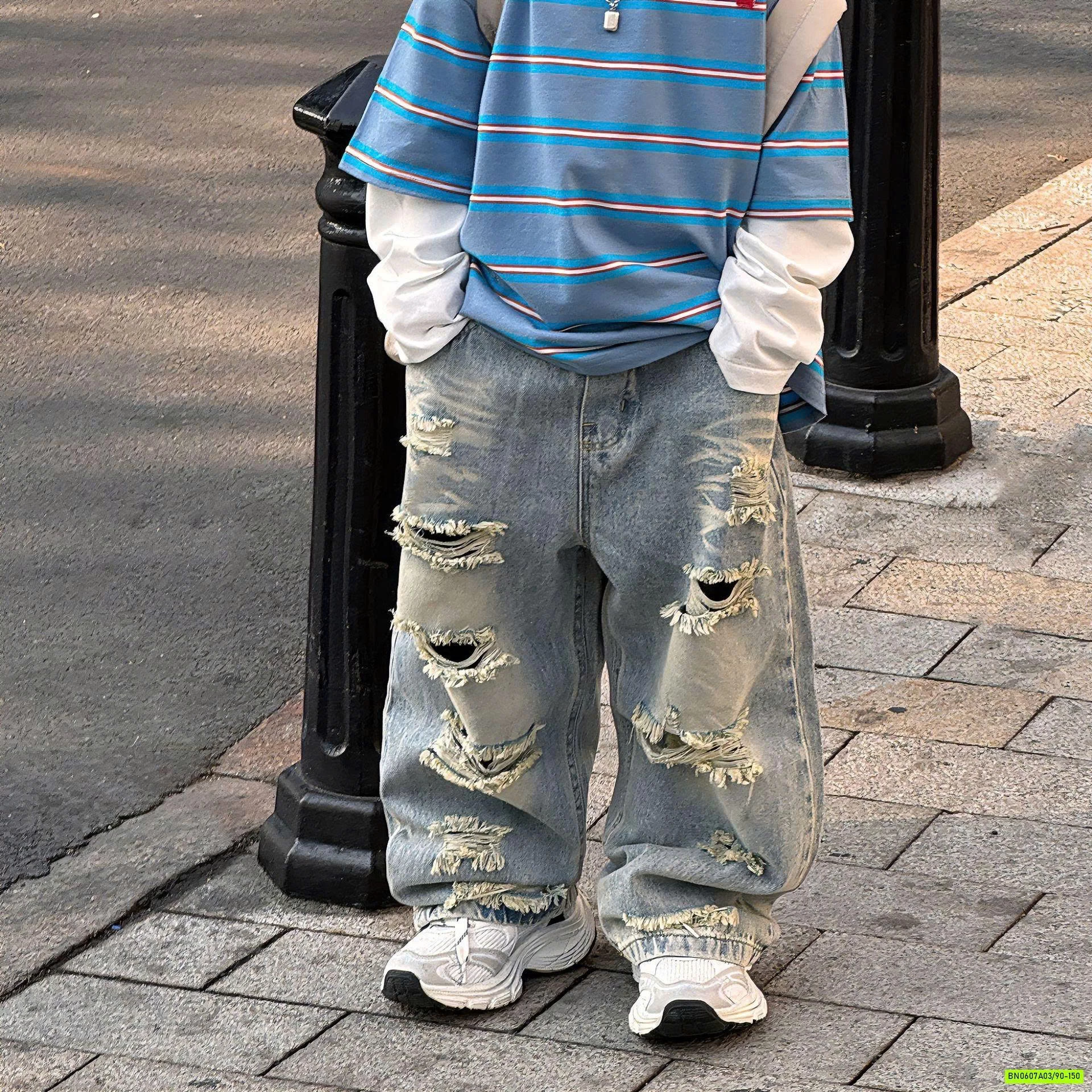 JEANS SUÔNG RÁCH CÁ TÍNH TAIRU