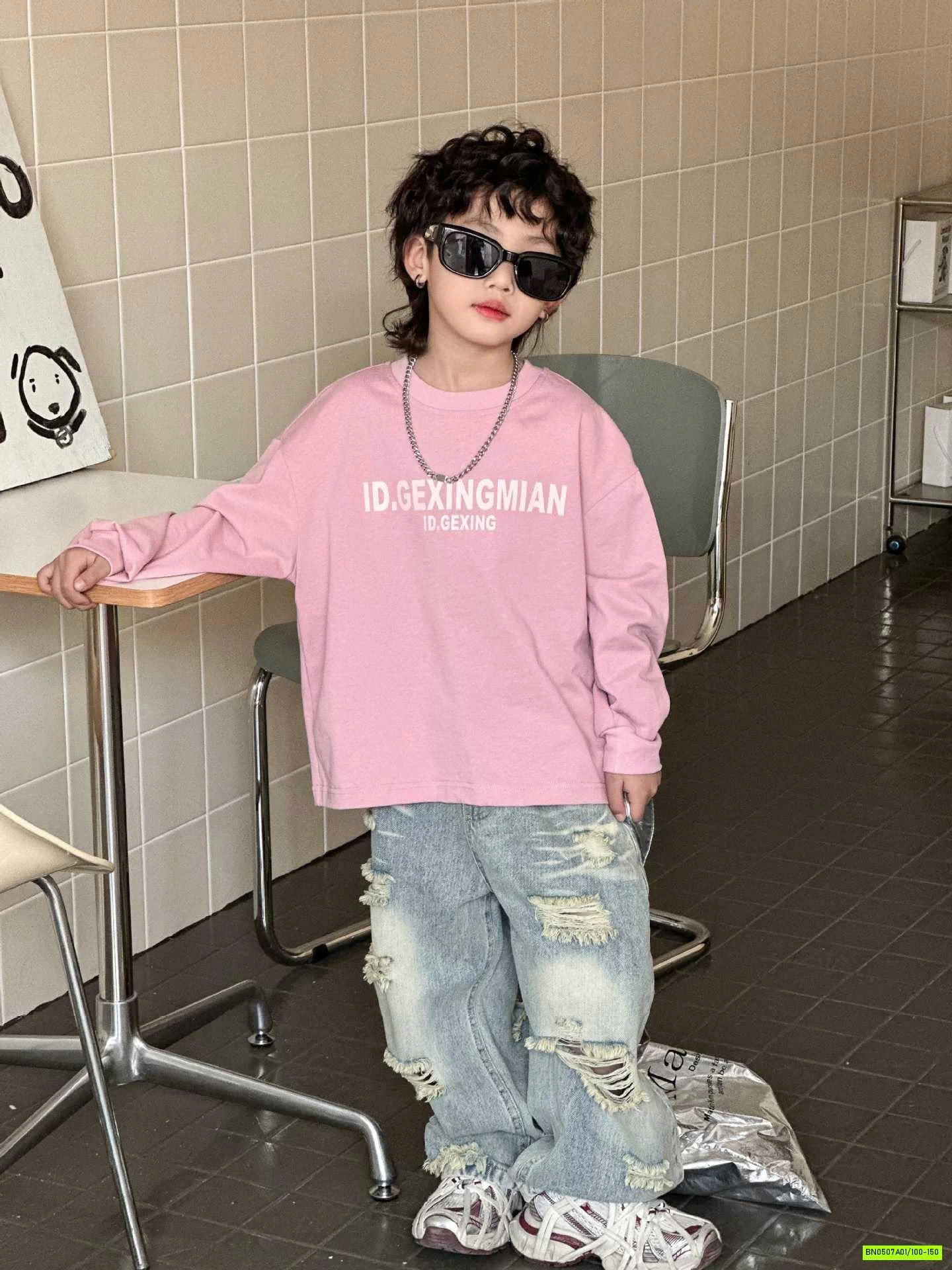 ÁO THUN HỒNG IN CHỮ DÀI TAY