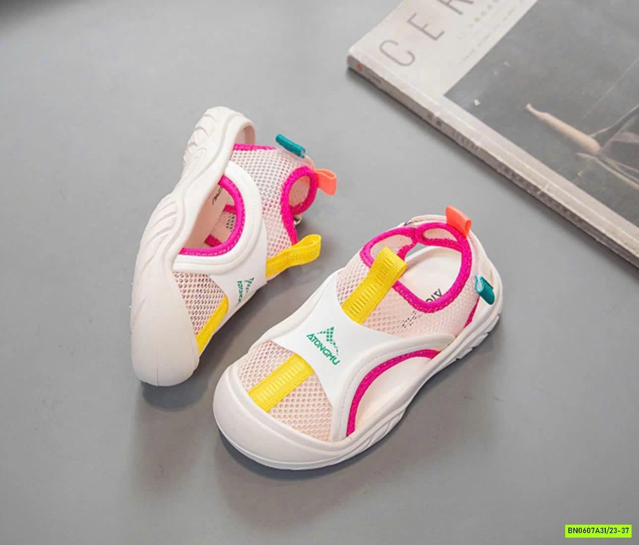 GIÀY LƯỚI QUAI DÁN PHỐI MÀU