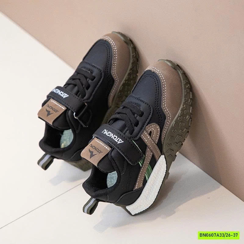 GIÀY THỂ THAO ĐẾ ĐINH PHỐI MÀU