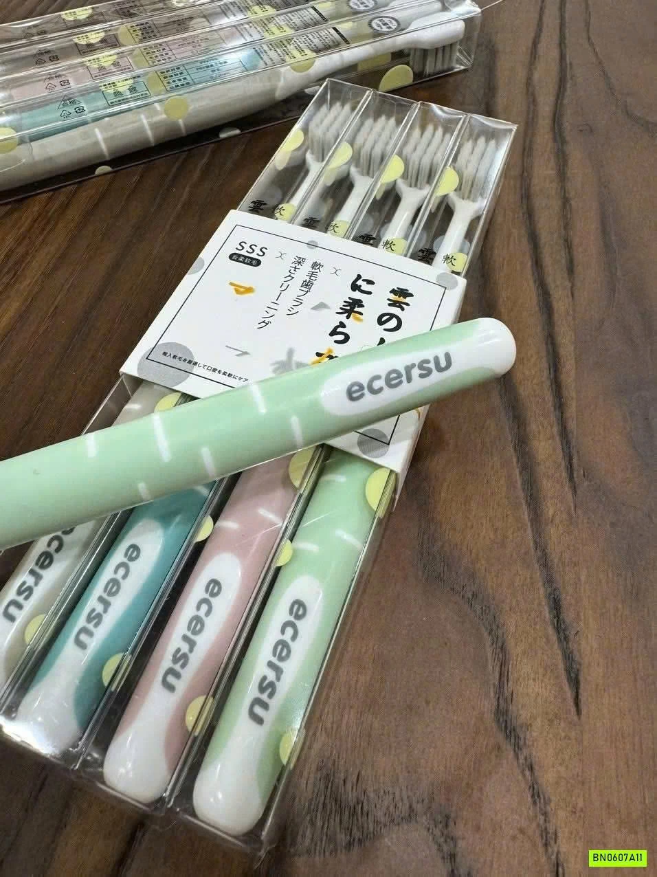 SÉT 8 BÀN CHẢI ĐÁNH RĂNG ECERSU