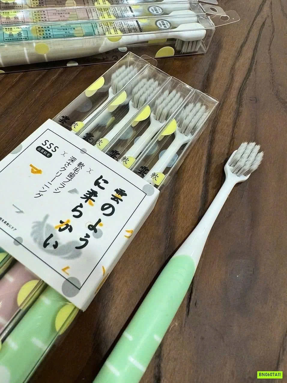 SÉT 8 BÀN CHẢI ĐÁNH RĂNG ECERSU