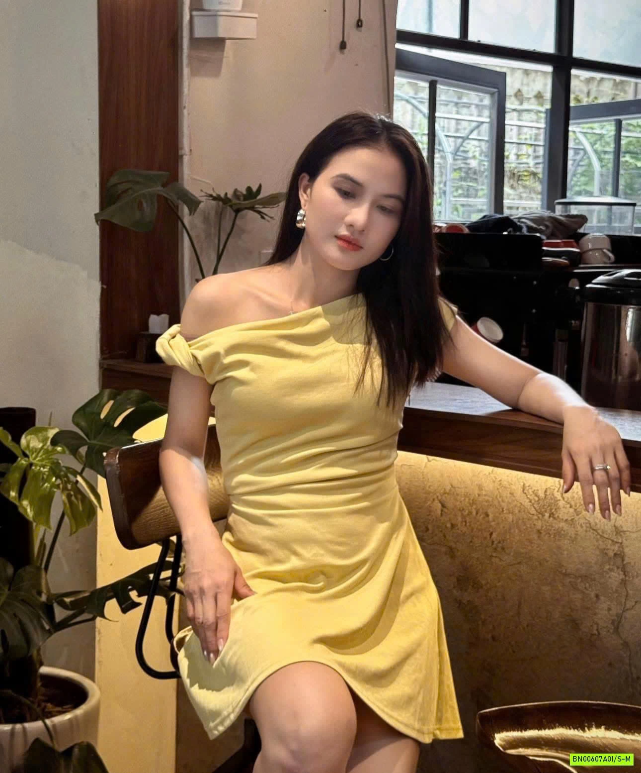 ĐẦM TRỄ VAI RÚT EO WGWE