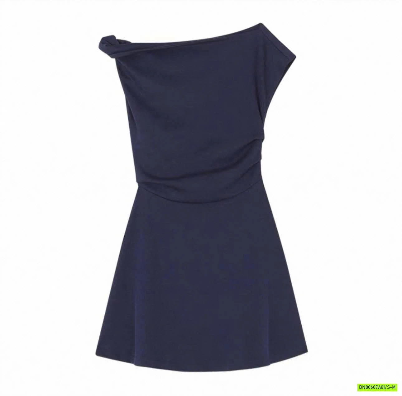 ĐẦM TRỄ VAI RÚT EO WGWE