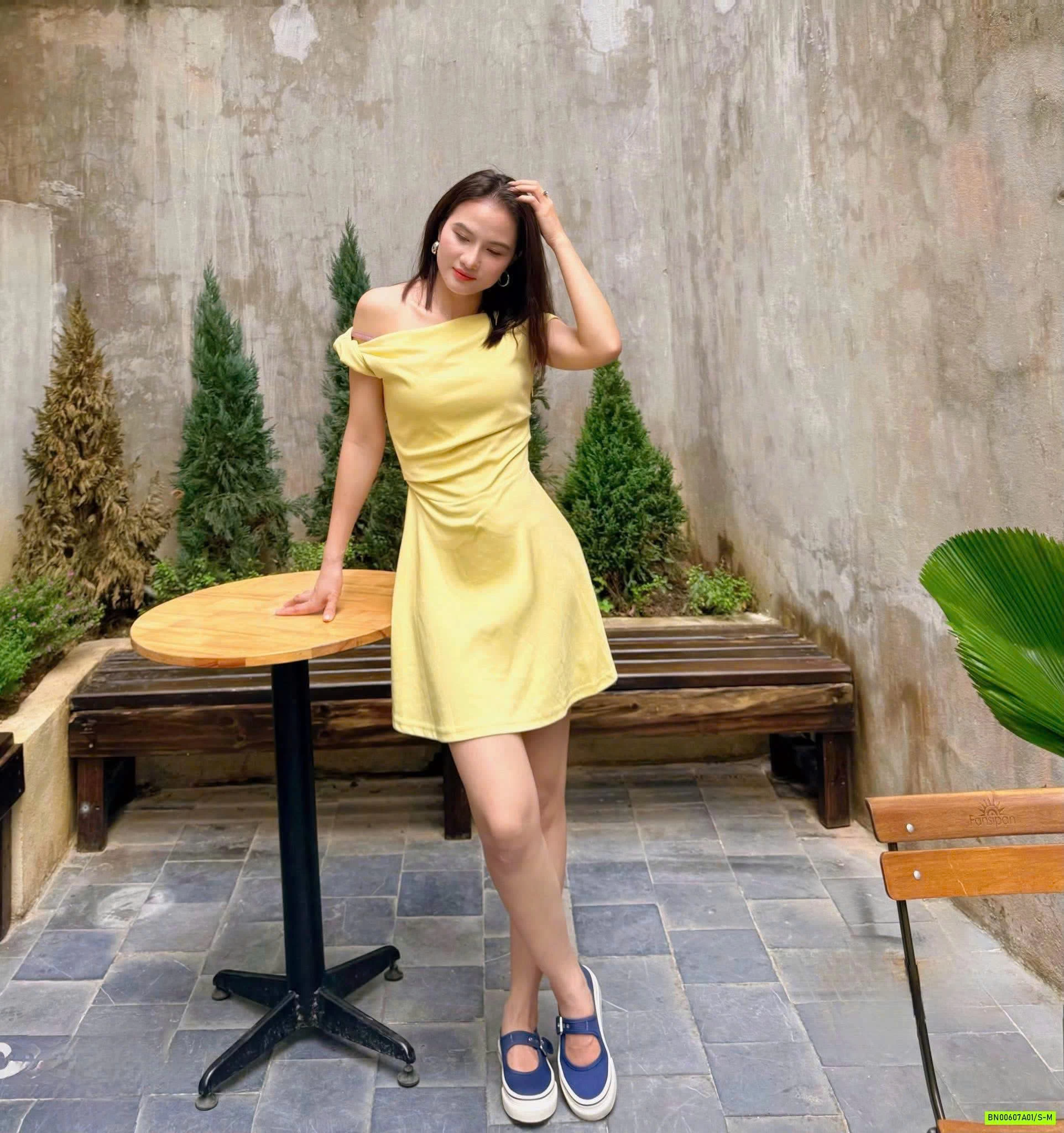 ĐẦM TRỄ VAI RÚT EO WGWE