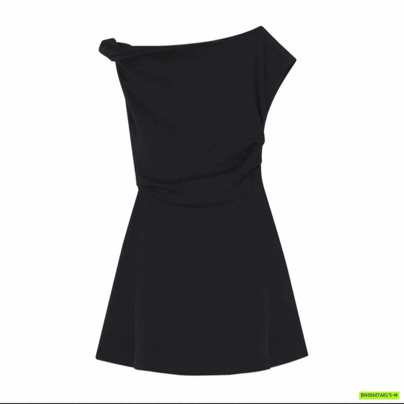 ĐẦM TRỄ VAI RÚT EO WGWE