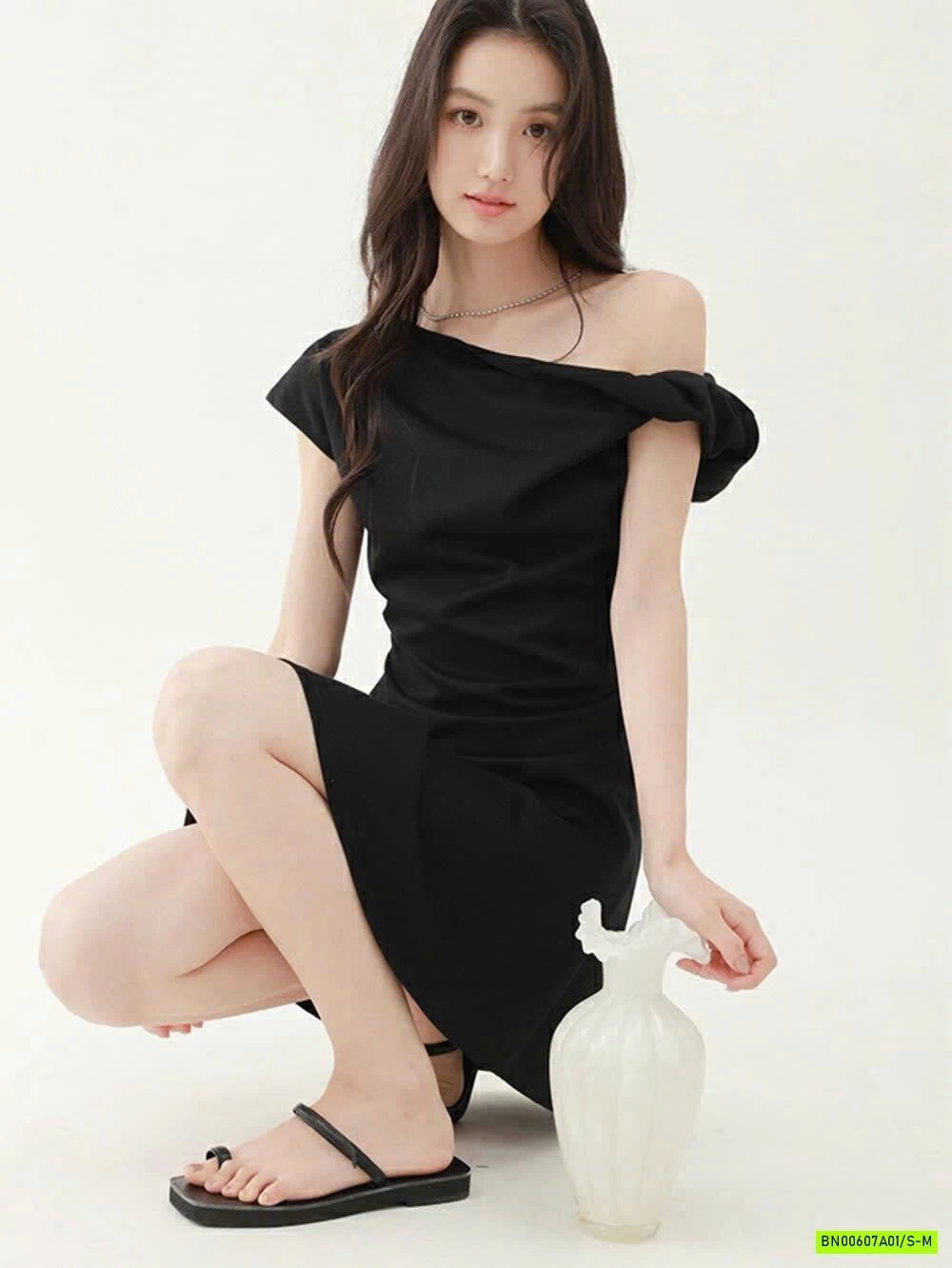 ĐẦM TRỄ VAI RÚT EO WGWE