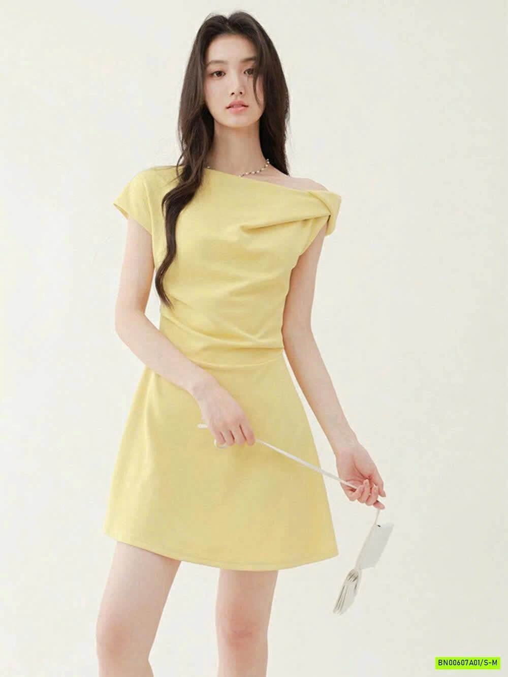 ĐẦM TRỄ VAI RÚT EO WGWE