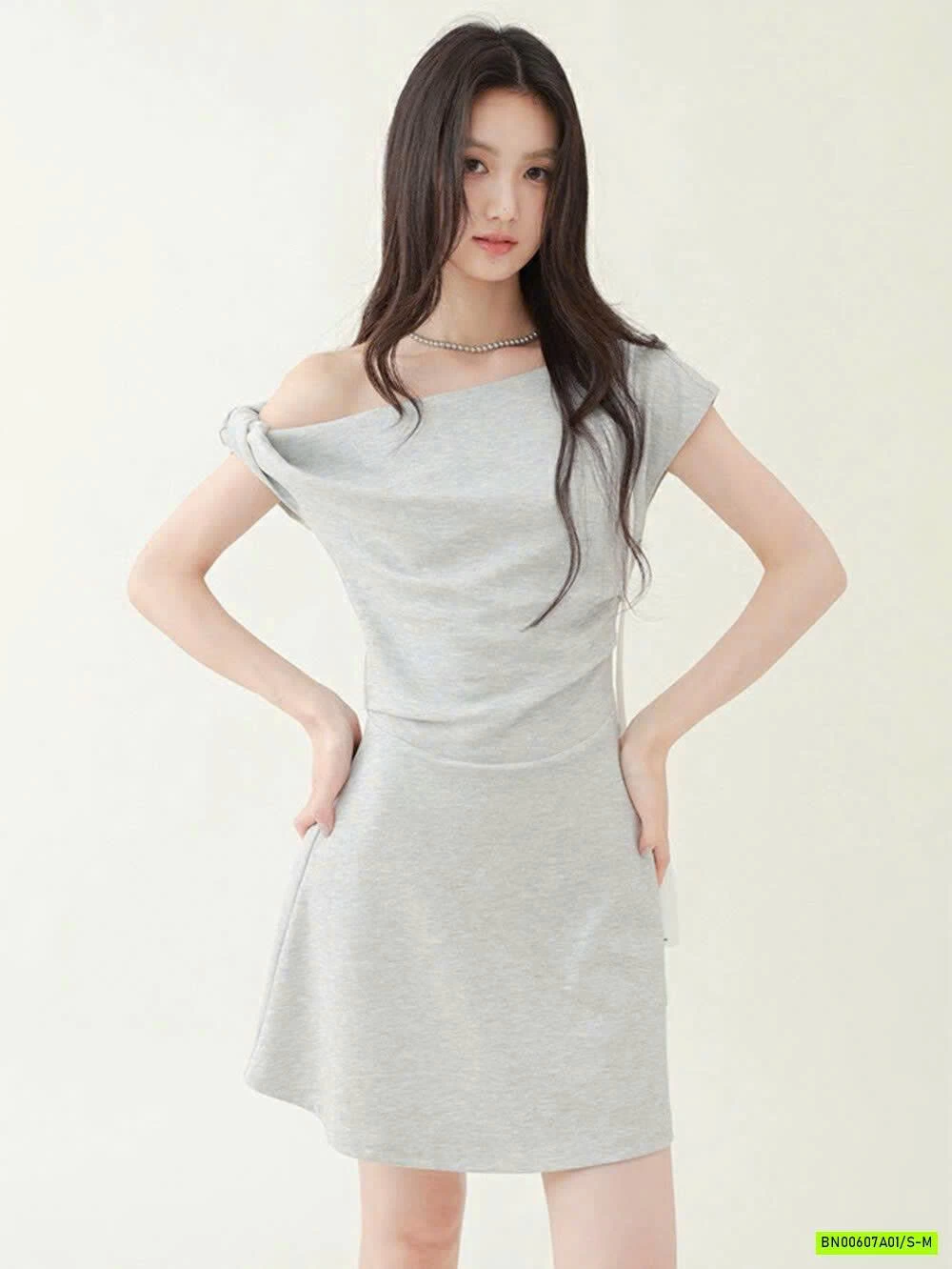 ĐẦM TRỄ VAI RÚT EO WGWE