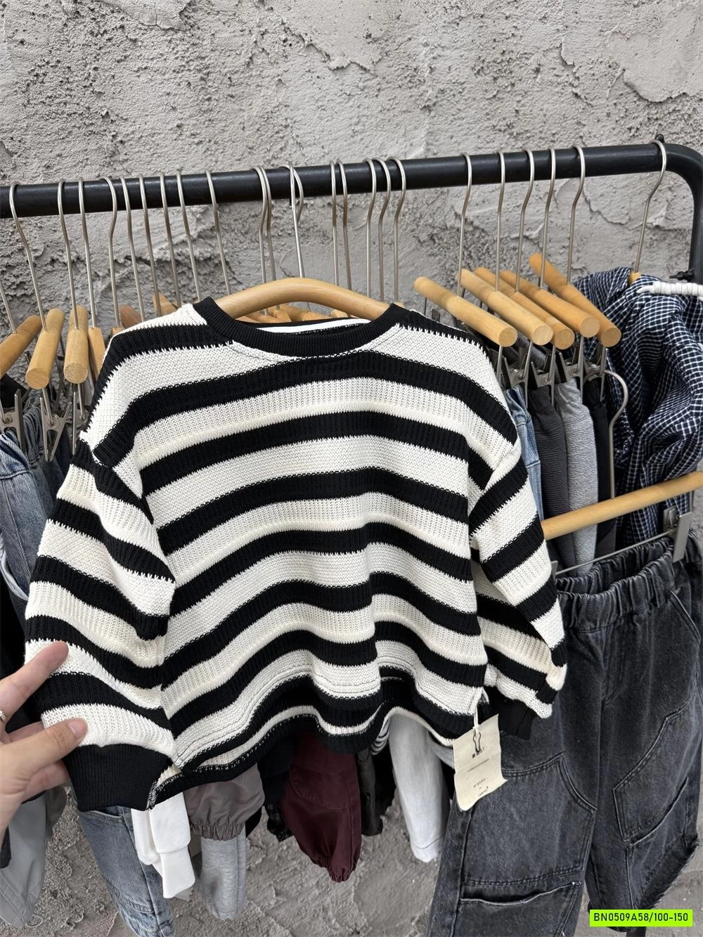 ÁO LEN DỆT KẺ NGANG