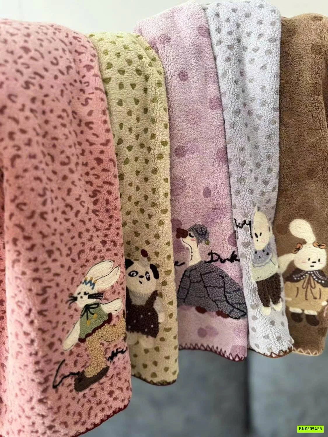 SÉT 5 KHĂN MẶT THÊU THÚ CƯNG