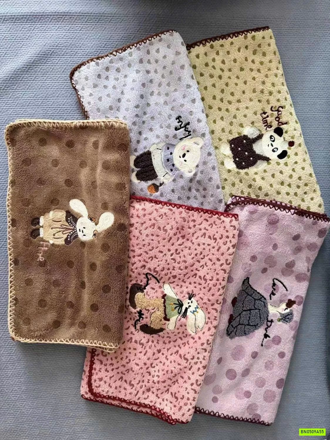 SÉT 5 KHĂN MẶT THÊU THÚ CƯNG