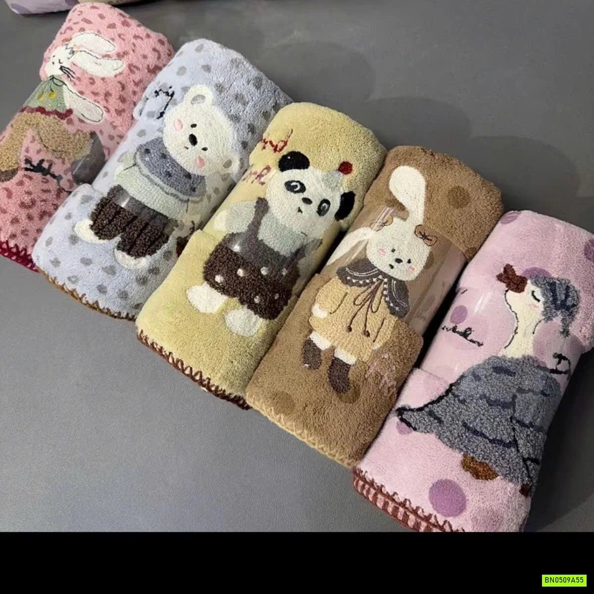 SÉT 5 KHĂN MẶT THÊU THÚ CƯNG