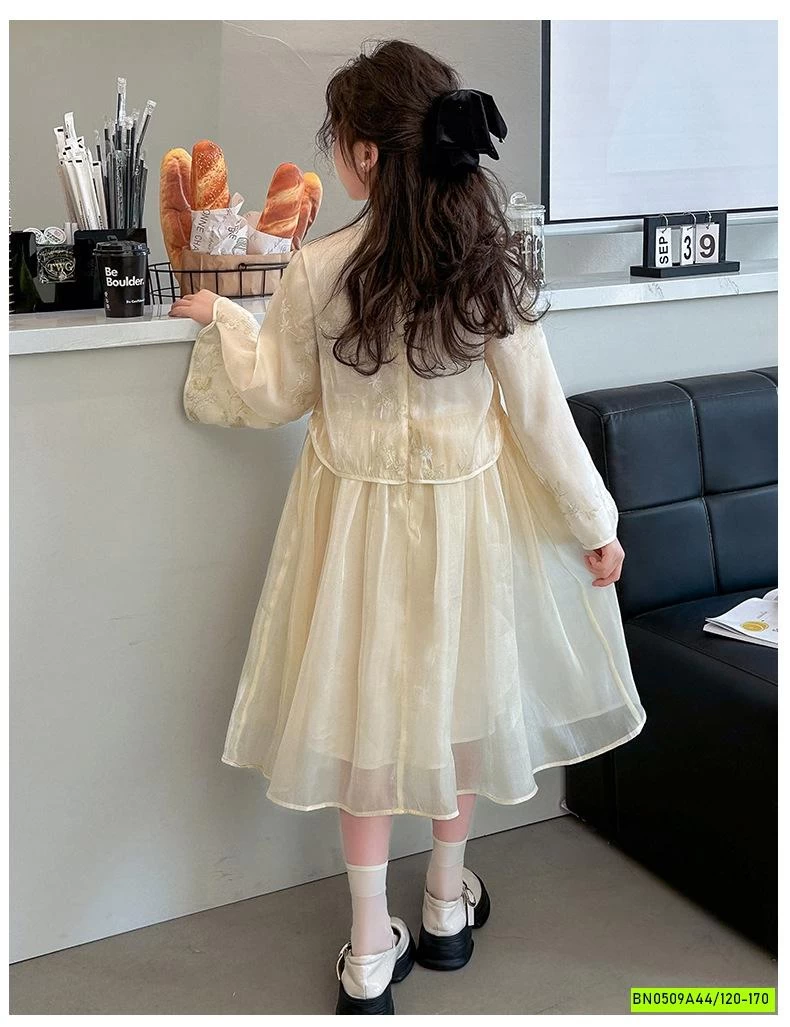 VÁY CỔ TRANG THÊU MÀU KEM SZ ĐẠI