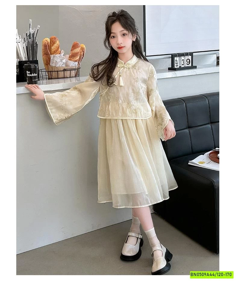 VÁY CỔ TRANG THÊU MÀU KEM SZ ĐẠI