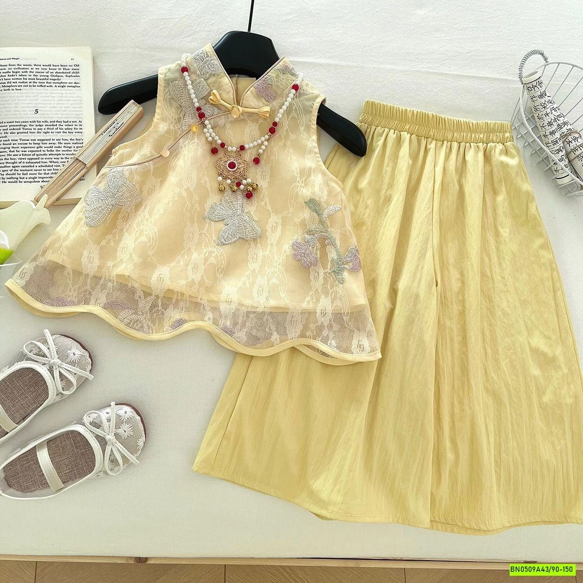 SÉT CỔ TRANG VÀNG THÊU BƯỚM