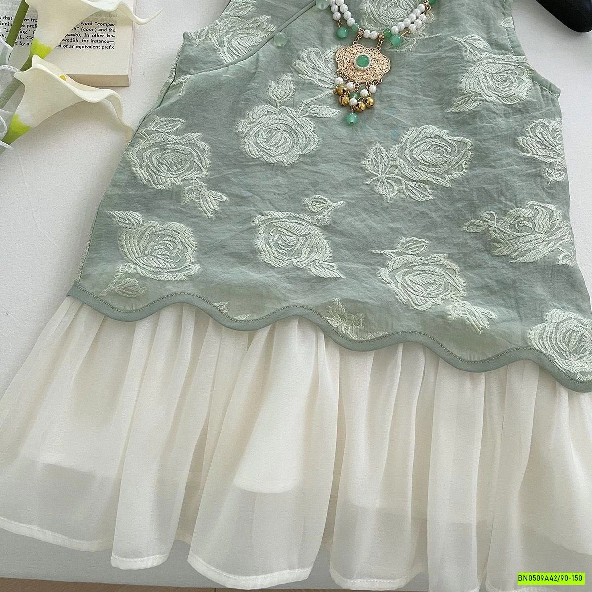 VÁY XANH CỔ TÀU CHÂN REN