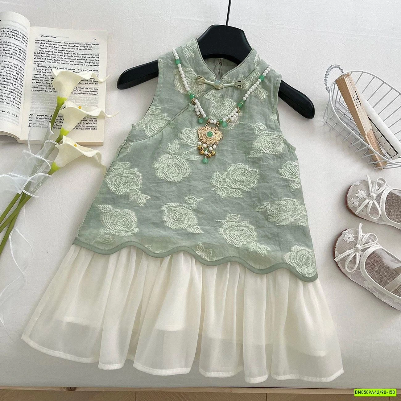 VÁY XANH CỔ TÀU CHÂN REN