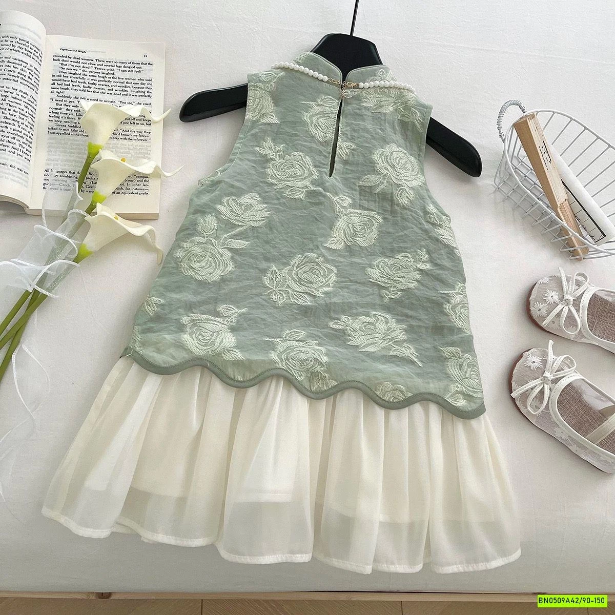 VÁY XANH CỔ TÀU CHÂN REN