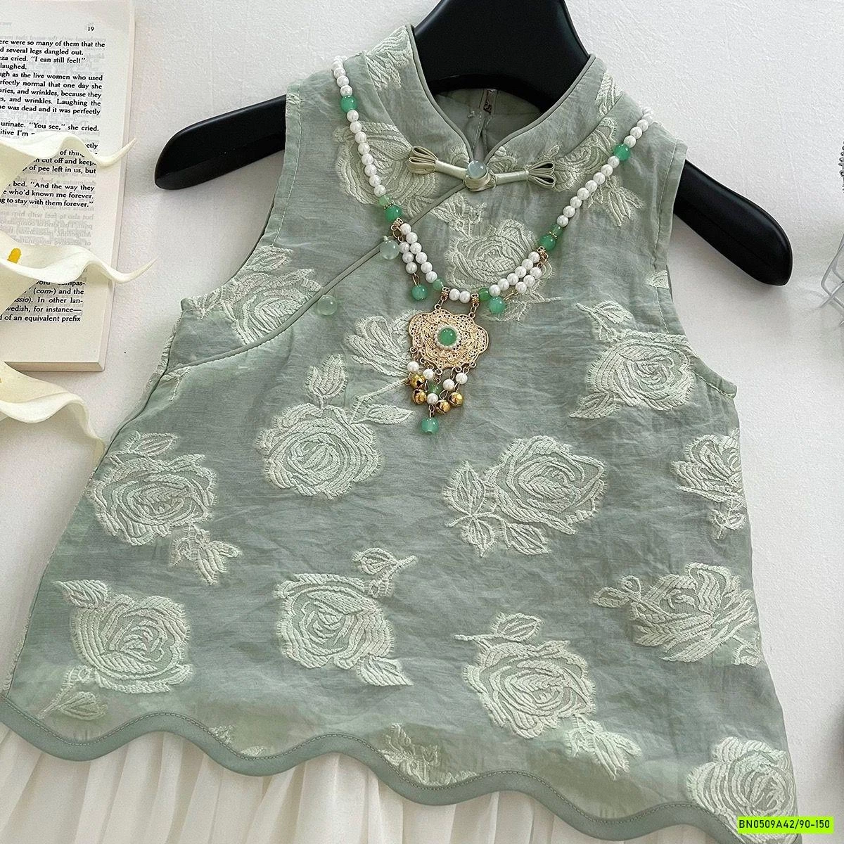 VÁY XANH CỔ TÀU CHÂN REN