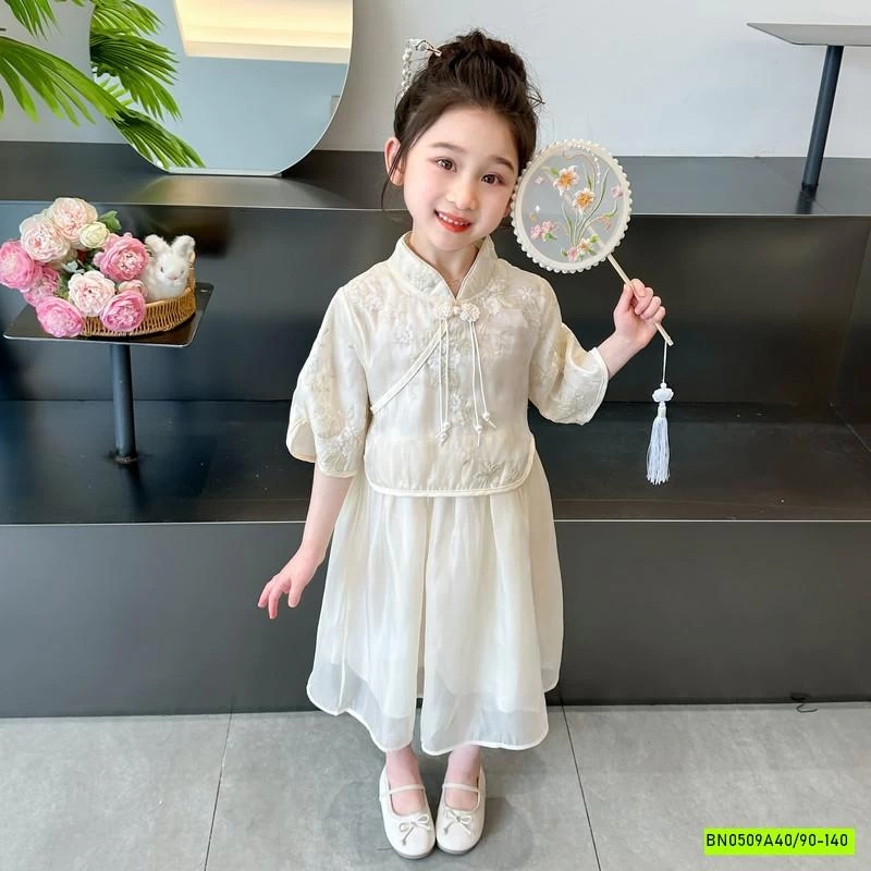 VÁY CỔ TRANG CÁCH TÂN THÊU HOA