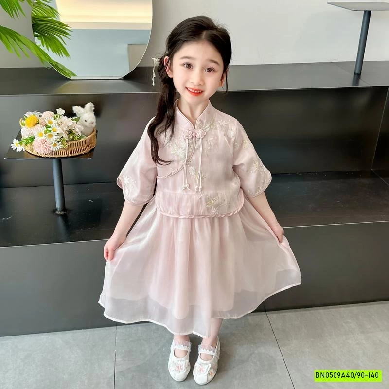 VÁY CỔ TRANG CÁCH TÂN THÊU HOA