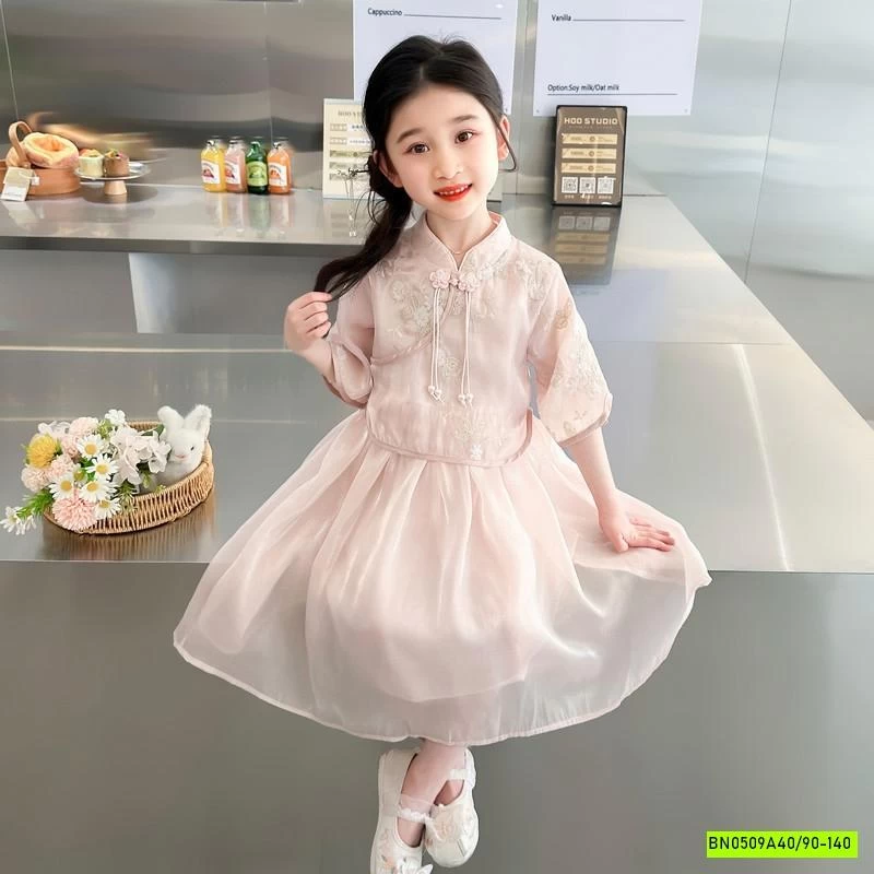 VÁY CỔ TRANG CÁCH TÂN THÊU HOA