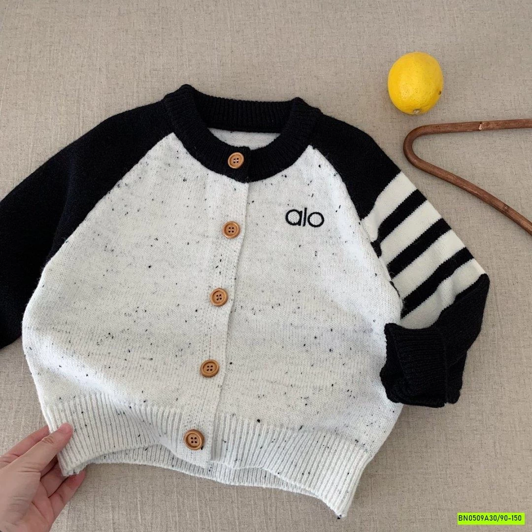 KHOÁC LEN MUỐI TIÊU PHỐI MÀU TAY