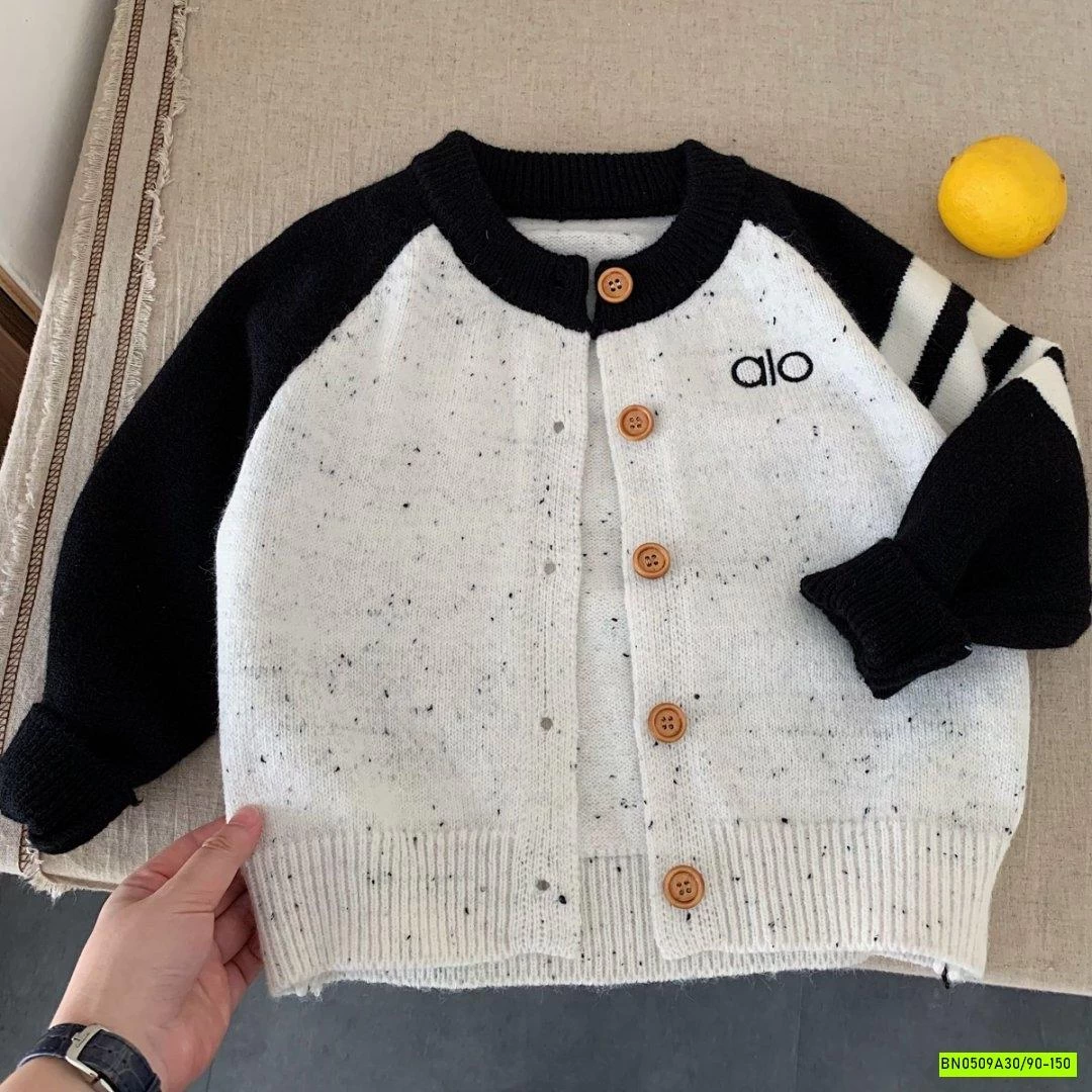 KHOÁC LEN MUỐI TIÊU PHỐI MÀU TAY