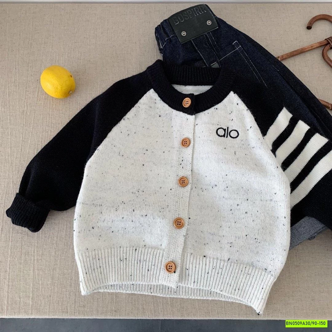 KHOÁC LEN MUỐI TIÊU PHỐI MÀU TAY