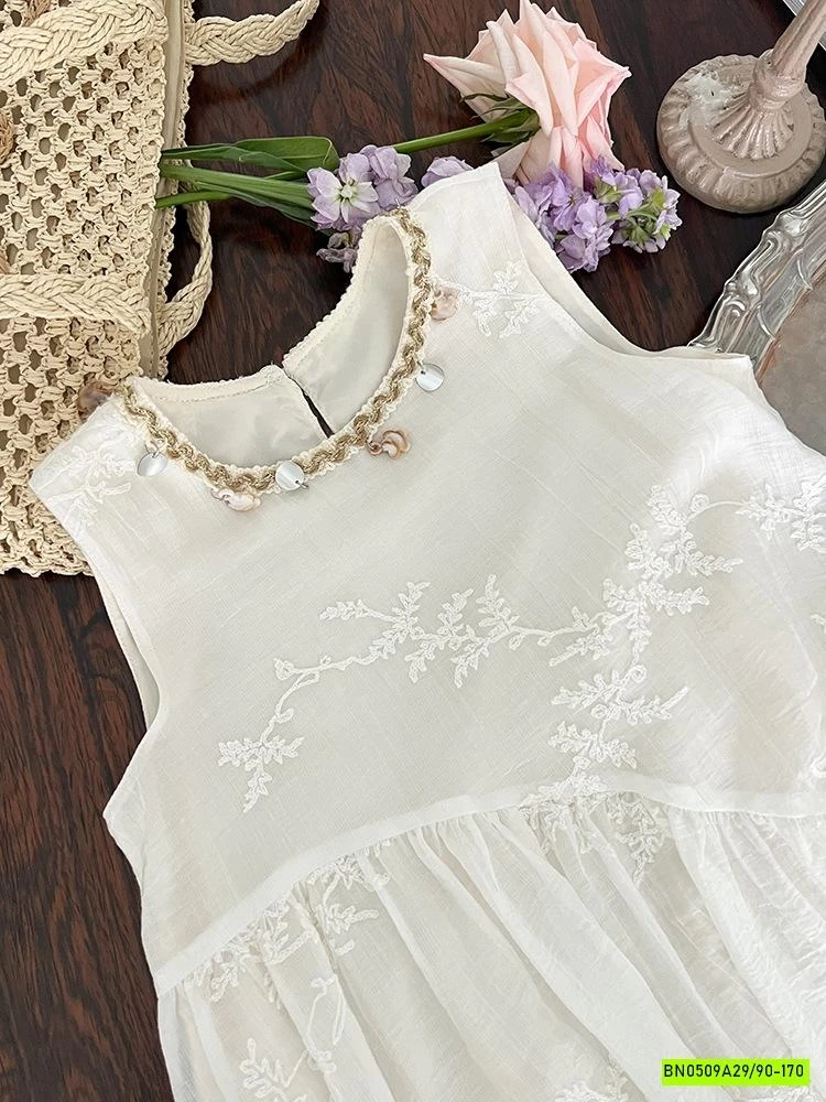 ĐẦM ĐUÔI THÊU CỔ ĐÍNH CƯỜM 25E026 AMBB