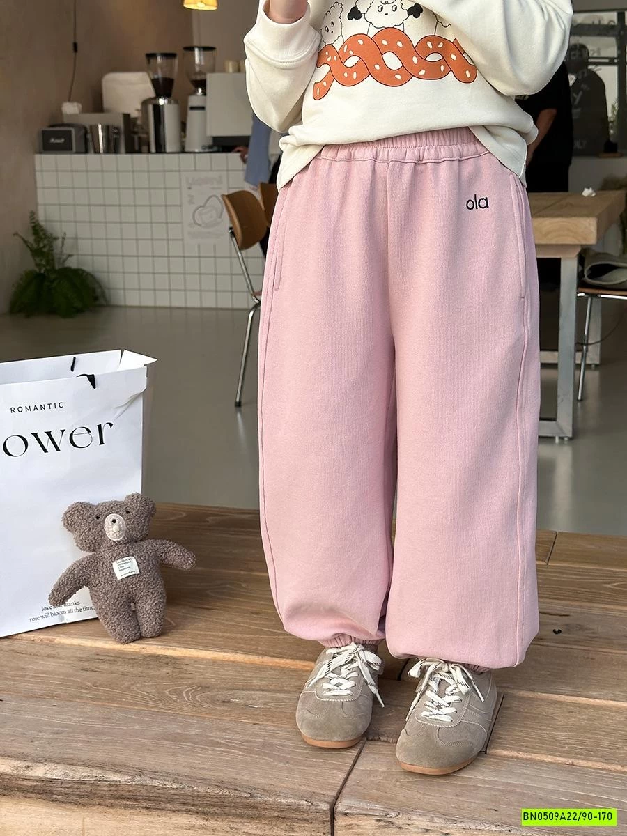 QUẦN NỈ BO GẤU 25F014 THÊU CHỮ AMBB