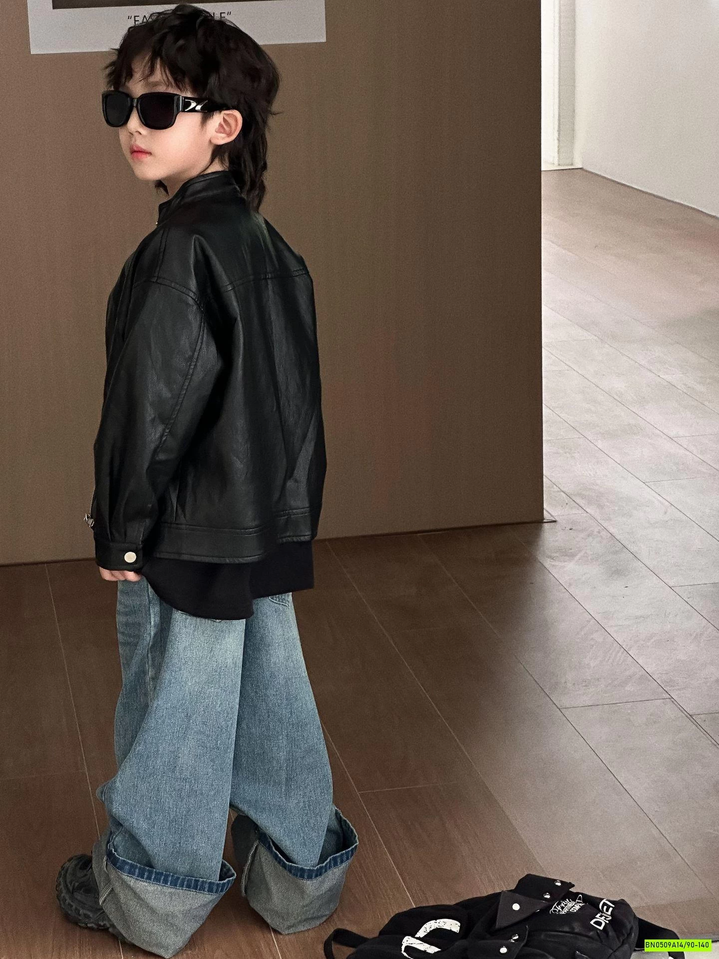 KHOÁC DA CỔ TRỤ CÁ TÍNH