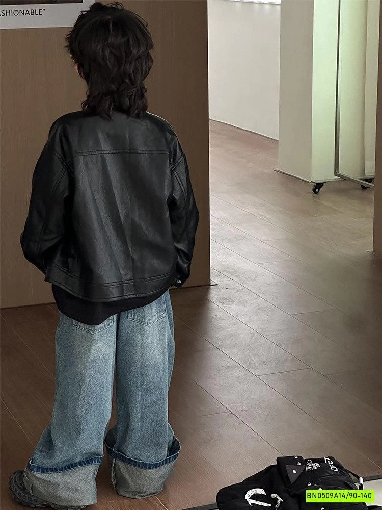 KHOÁC DA CỔ TRỤ CÁ TÍNH