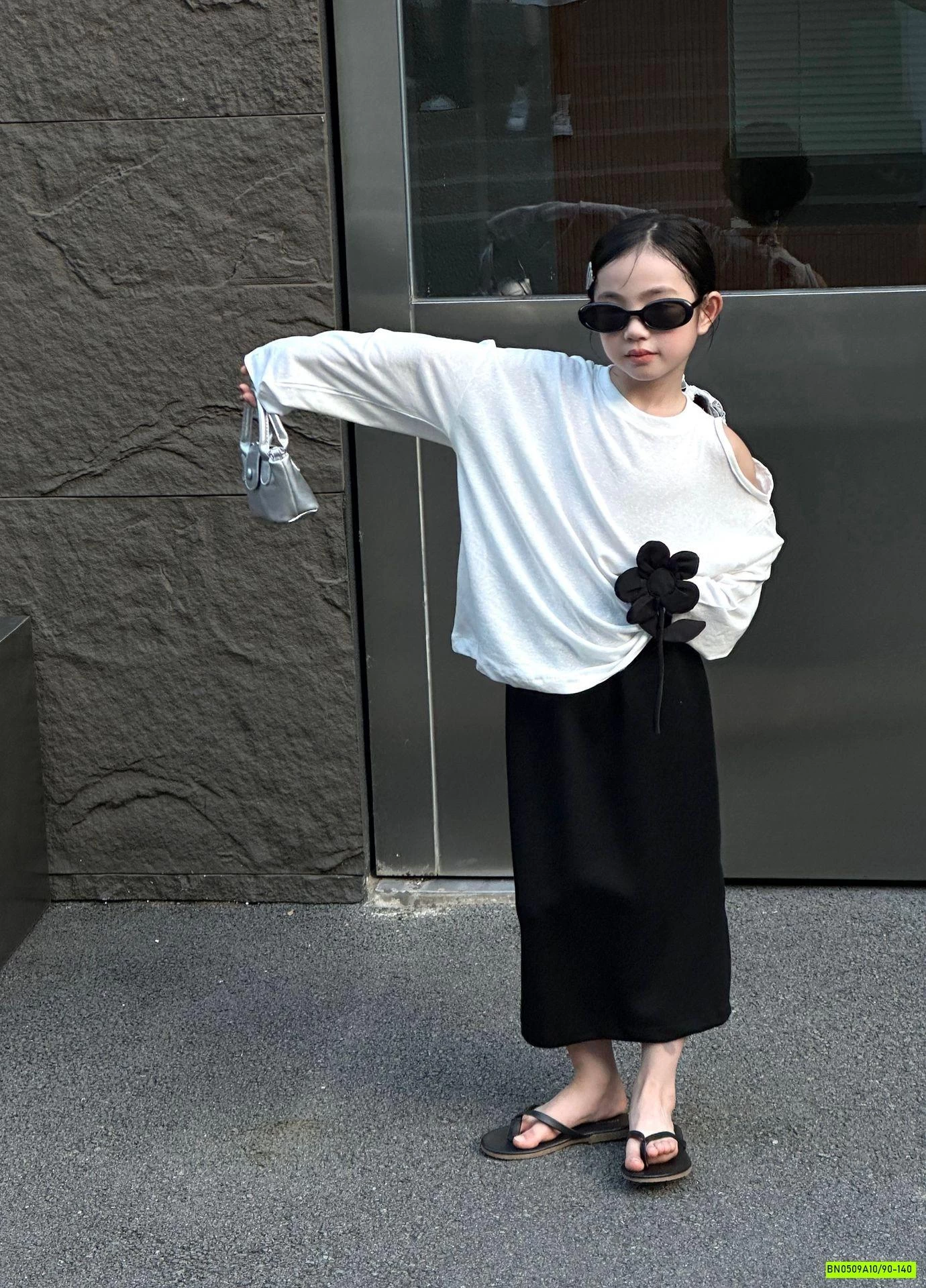 ÁO THUN KHOÉT VAI MIX CV ĐEN