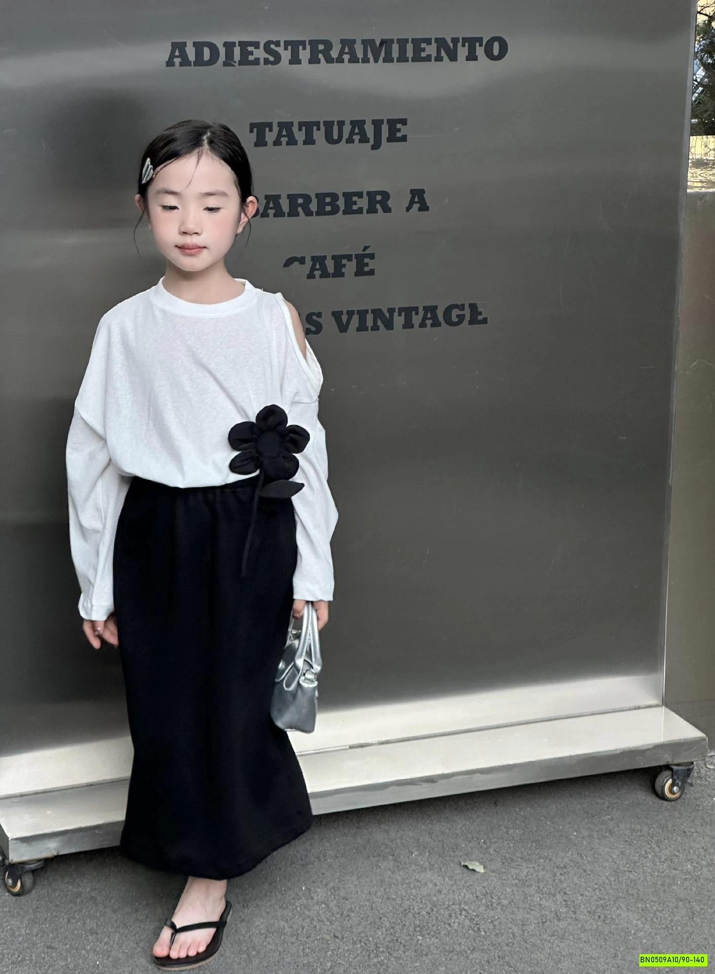 ÁO THUN KHOÉT VAI MIX CV ĐEN