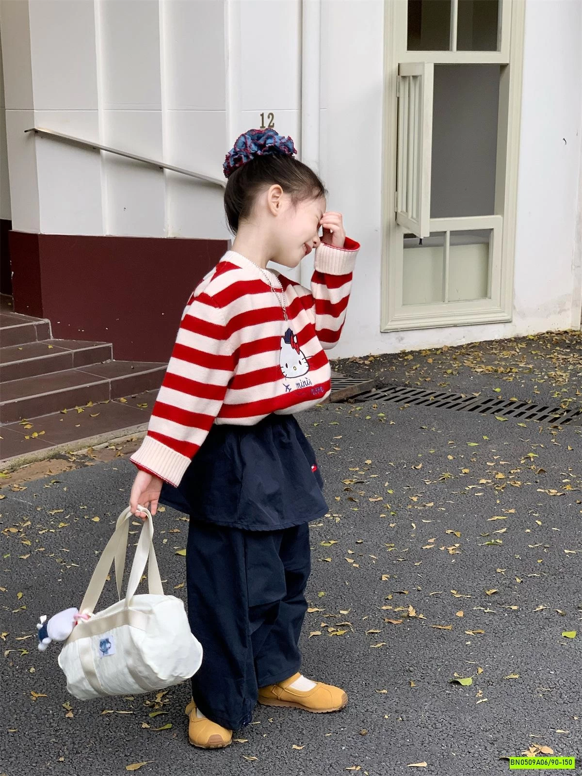 ÁO THUN KẺ KITTY MIX QUẦN SUÔNG