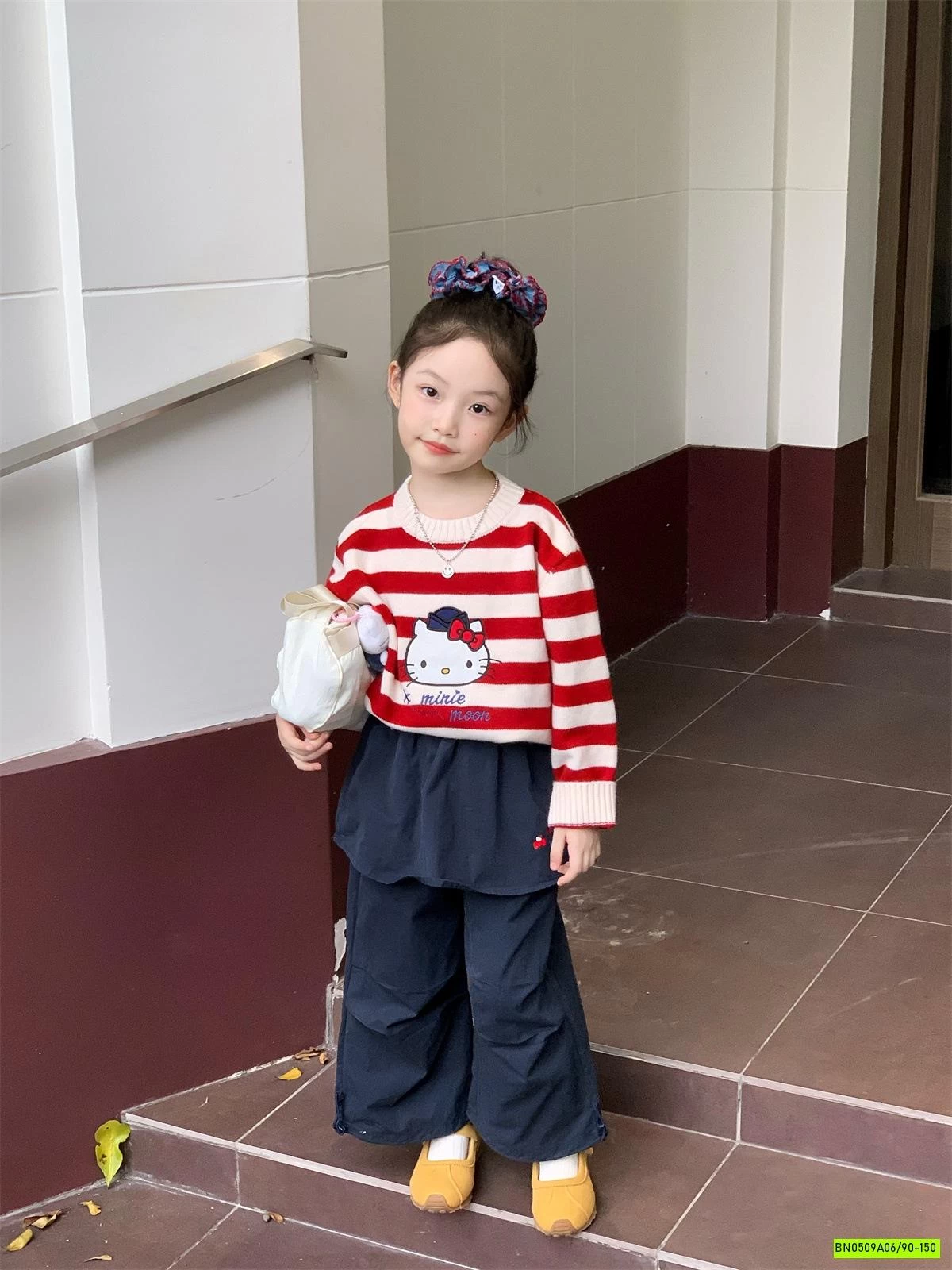 ÁO THUN KẺ KITTY MIX QUẦN SUÔNG