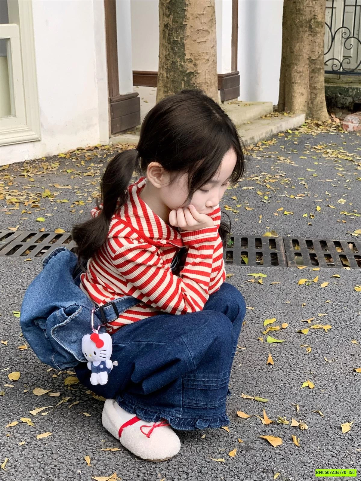 KHOÁC LEN KẺ LIỀN MŨ MIX JEANS SUÔNG