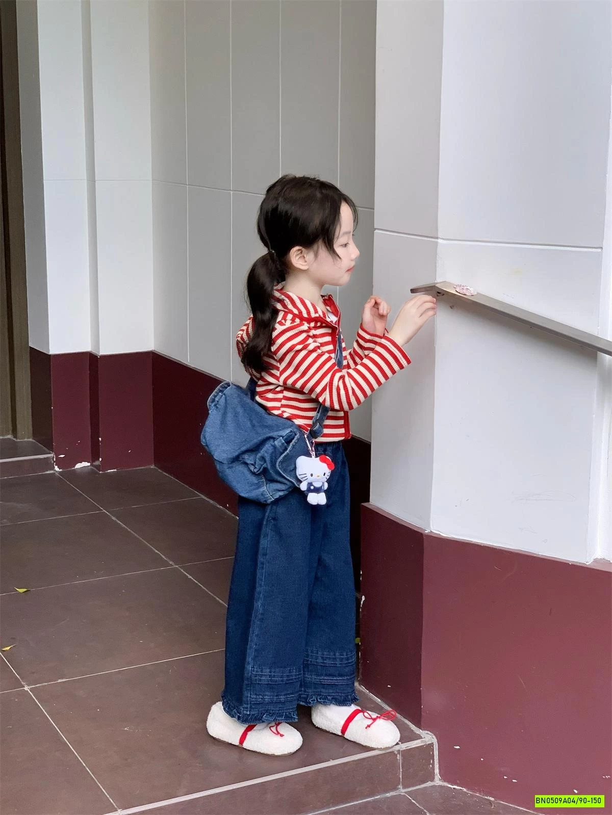 KHOÁC LEN KẺ LIỀN MŨ MIX JEANS SUÔNG