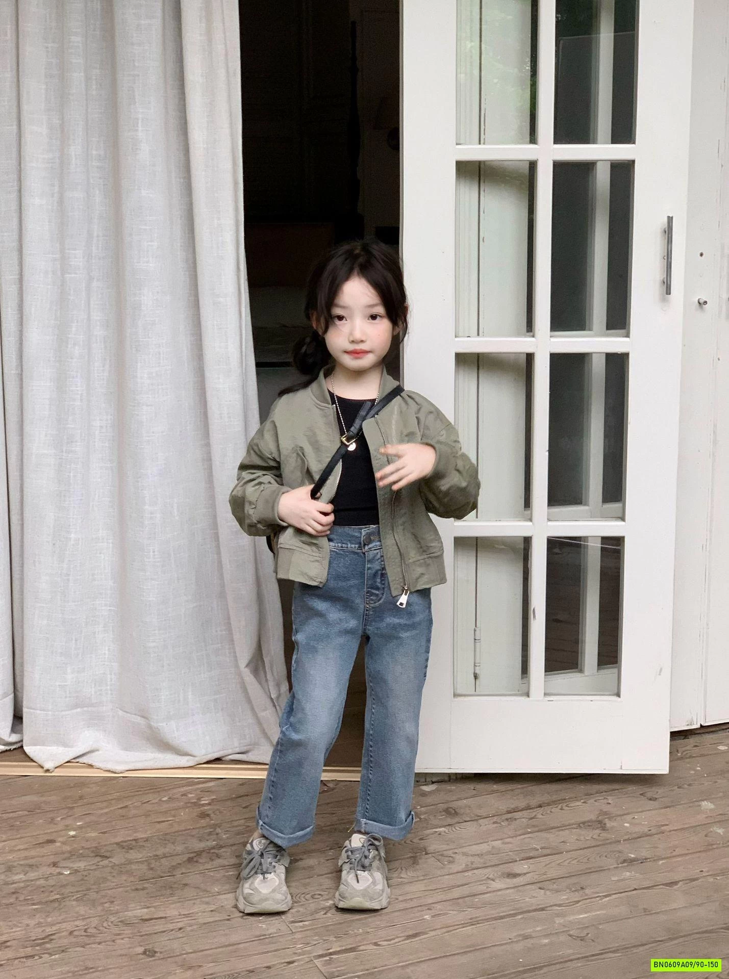 KHOÁC BOMBER DÁNG CROPTOP