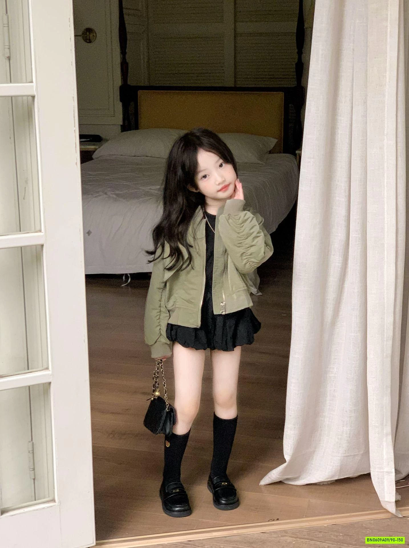 KHOÁC BOMBER DÁNG CROPTOP