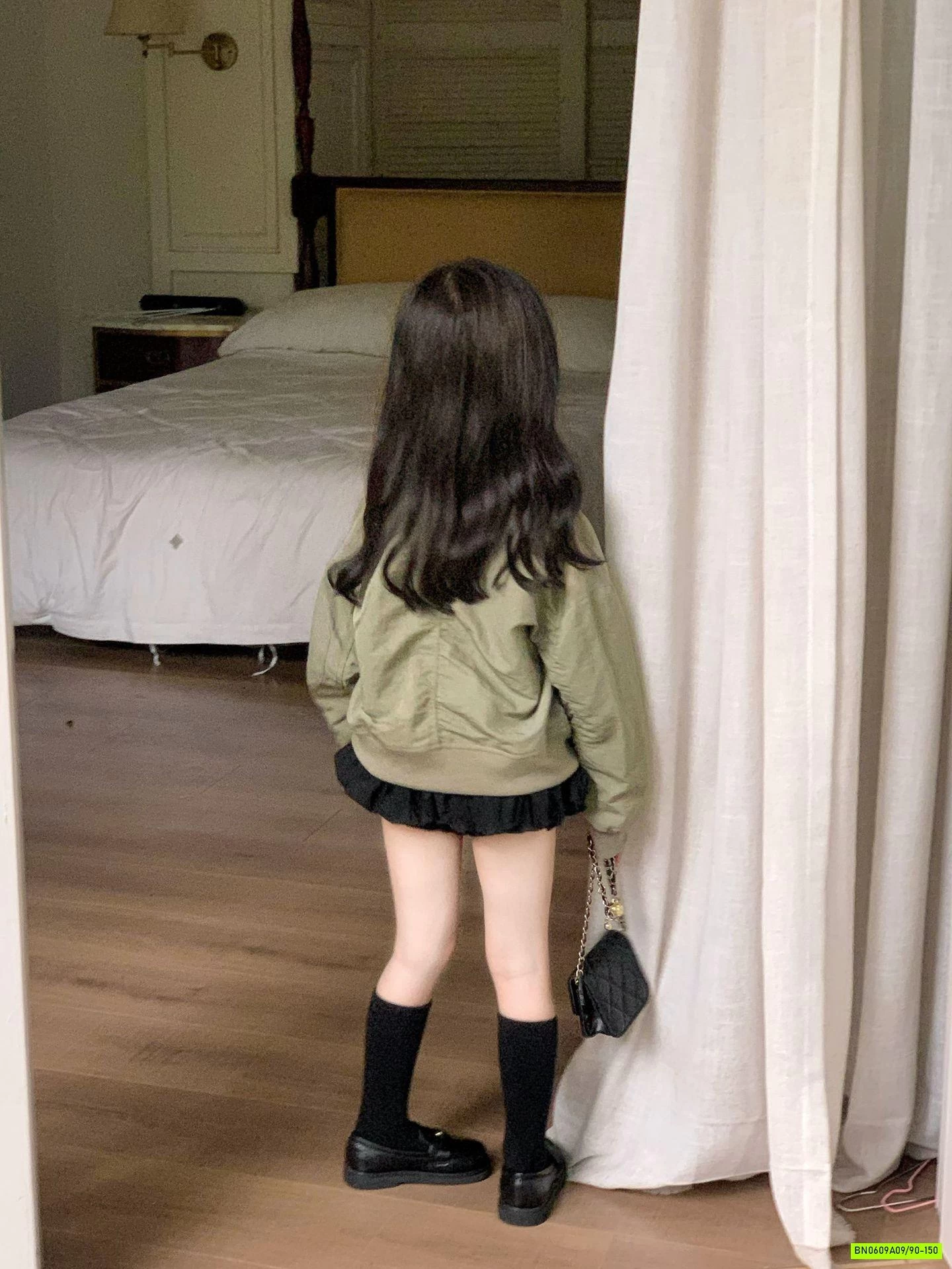 KHOÁC BOMBER DÁNG CROPTOP