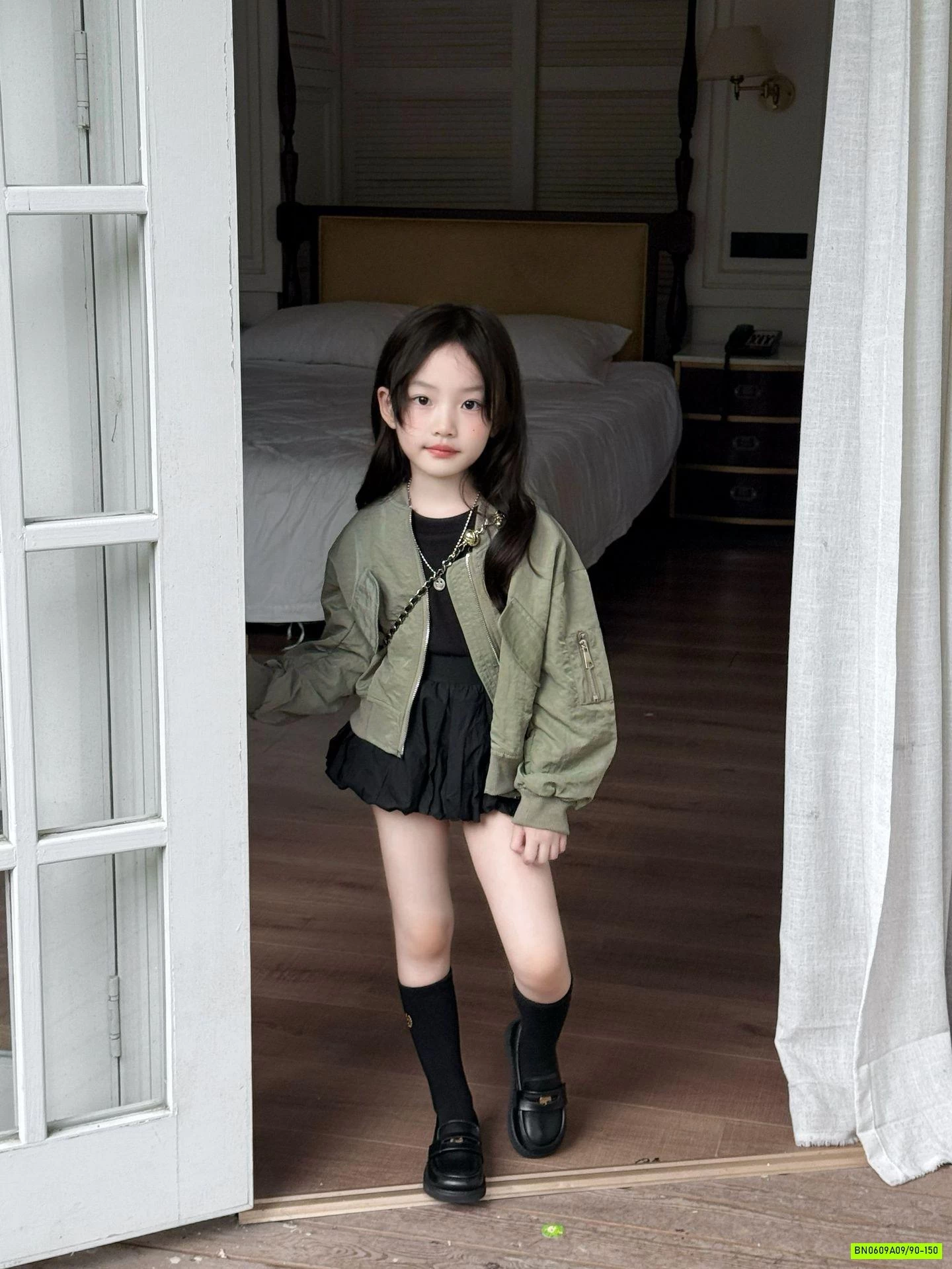 KHOÁC BOMBER DÁNG CROPTOP